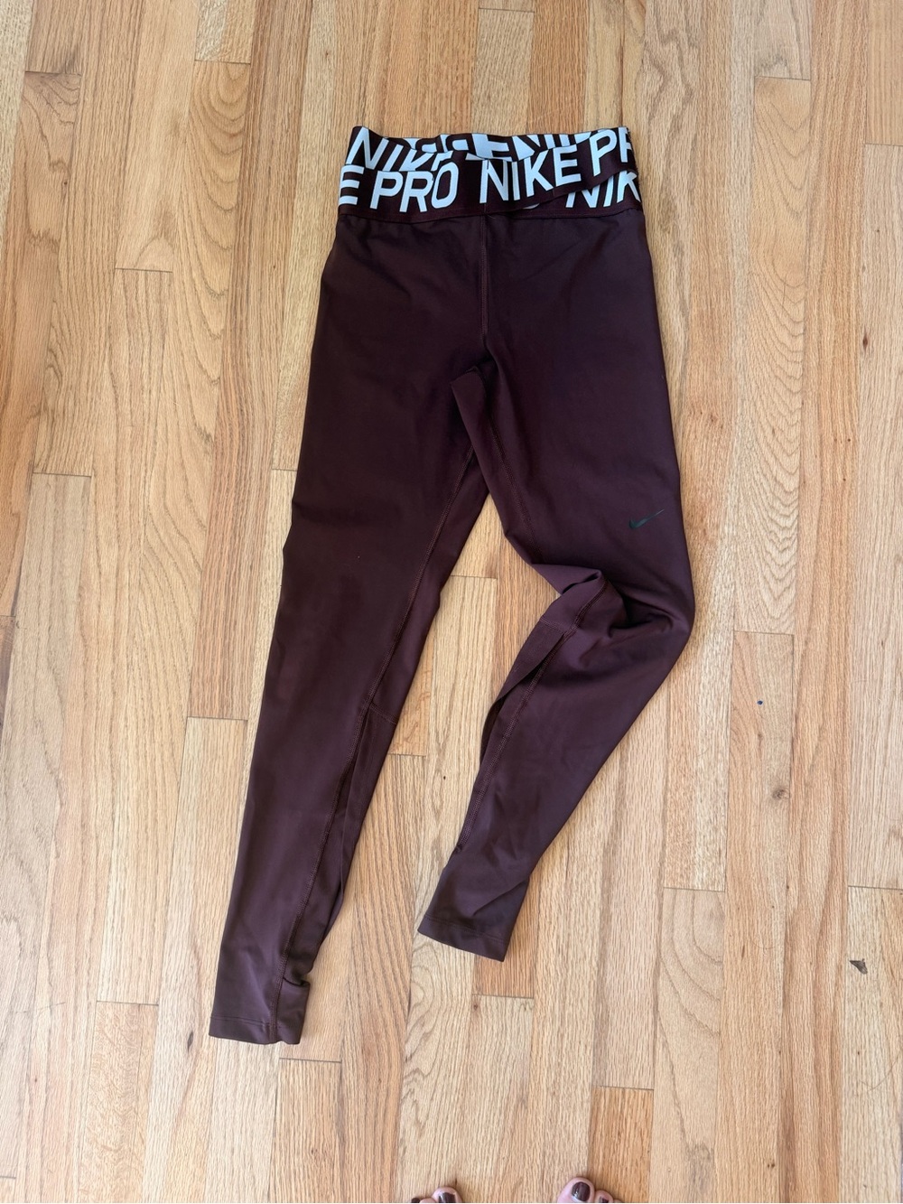Nike Pro Maroon High-Waist Leggings